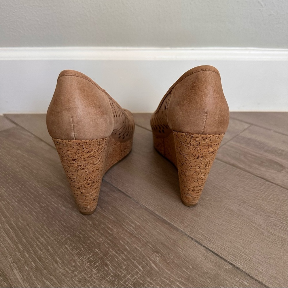 Nude leather wedge pumps. Perfect go with anything shoe! - Picture 6 of 8